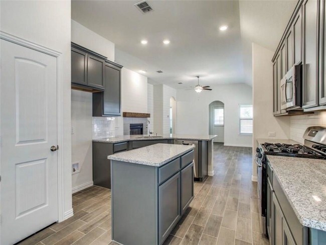 Foto del edificio - 6012 Sutton Fields Trail