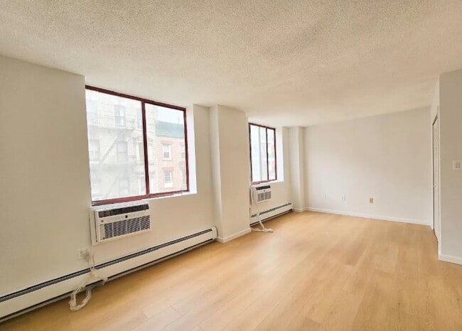 Building Photo - 48 Hester St
