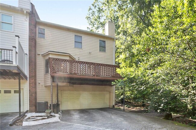 Foto del edificio - 5915 Princess Ln NW