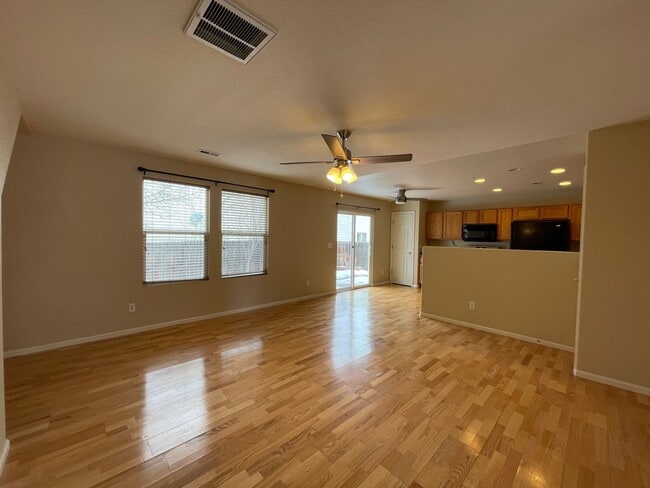 Foto del edificio - Spacious & Bright 3bd/3bath Longmont Home!