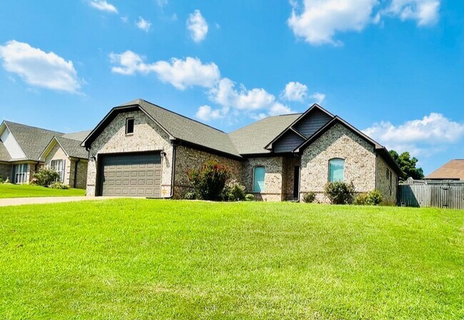 Foto del edificio - where your family finds home