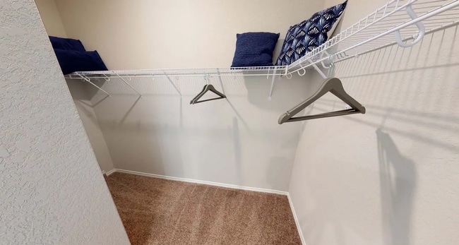 Foto del edificio - 422 Pleasanton Way