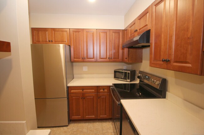 Foto del edificio - 95 Wilton Crest Rd