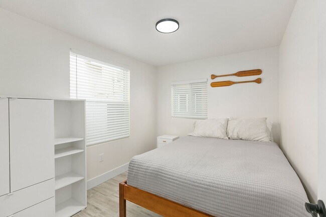 Foto del edificio - Beachside 3BR Home | Remodeled | AC | Garage Parking | Walk to Boardwalk