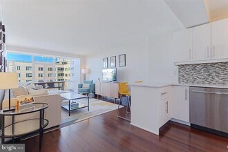 Building Photo - 730 24th St NW