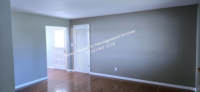 Building Photo - 323 Brewster Rd