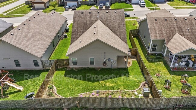 Foto del edificio - 111 High Hope Ln