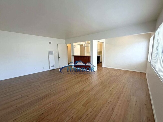Photo - 5642 Angeles Vista Blvd House