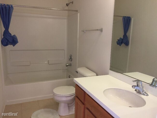 Foto del edificio - 4 br, 2.5 bath Townhome - 803 Station Blvd