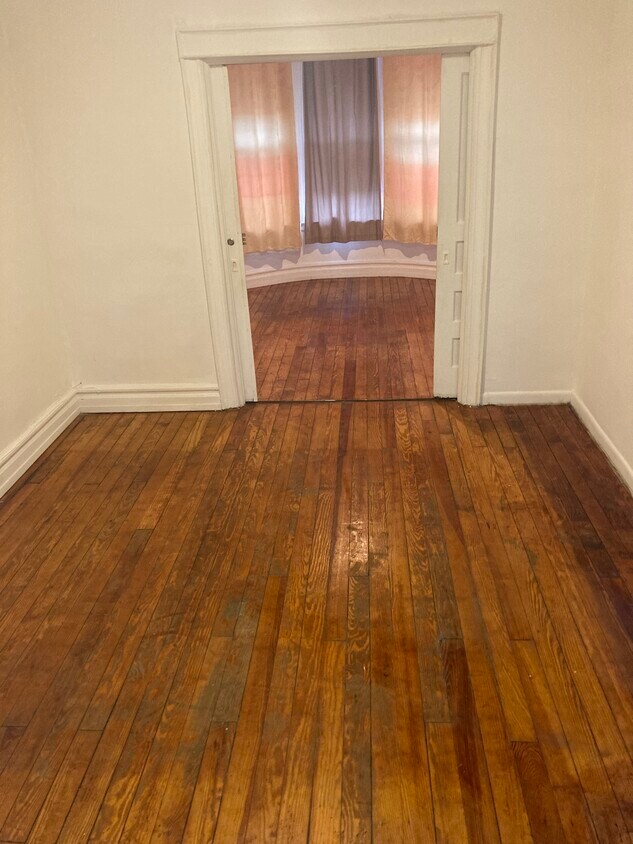 Foto del edificio - 6075 67th Ave