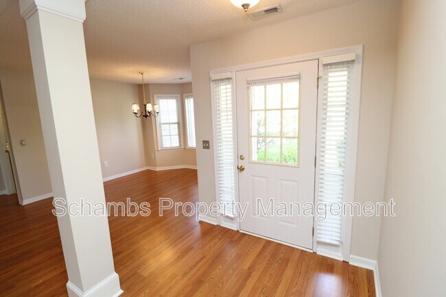 Foto del edificio - 305 Firefly Rd