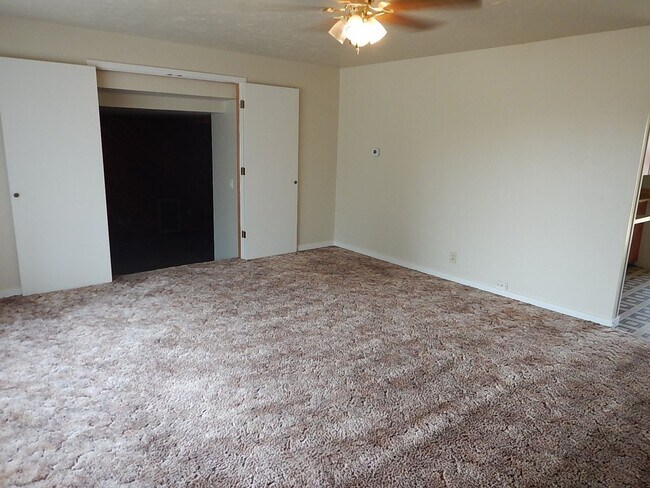 Foto del edificio - 3 Bedroom, 1 Bathroom in Heights Subdivisi...