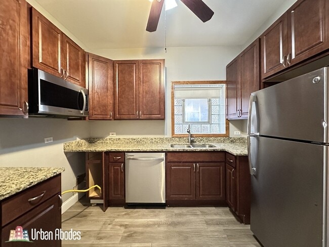 Building Photo - 3530 N Elston Ave