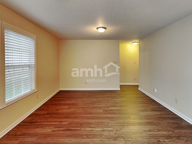 Foto del edificio - 5631 Hammermill Dr