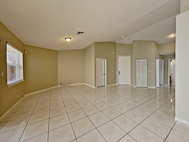Building Photo - 7343 Spinnaker Bay Dr