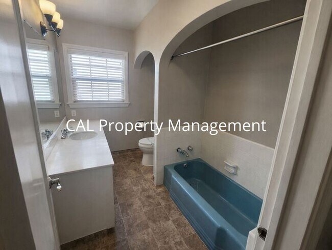 Foto del edificio - Charming 2 bedroom 1 Bath Maple Park