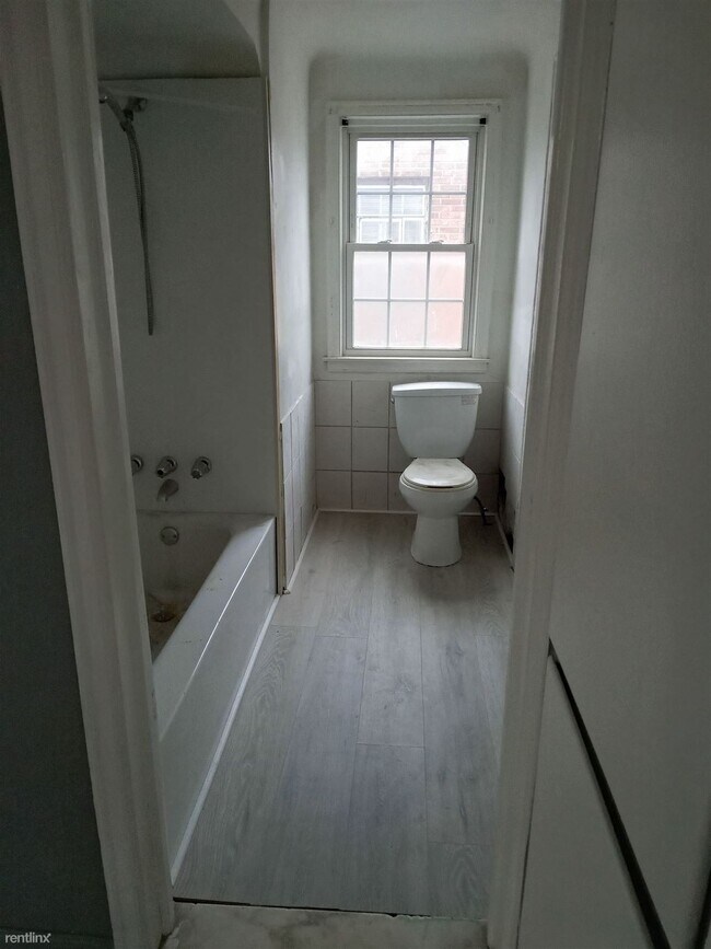 Foto del edificio - 3 br, 1 bath House - 15718 Whitcomb St