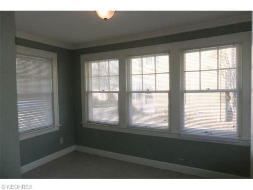 Building Photo - 364 E 270th St