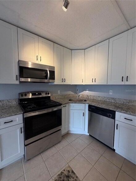 Foto del edificio - 927 S Pine Ridge Cir