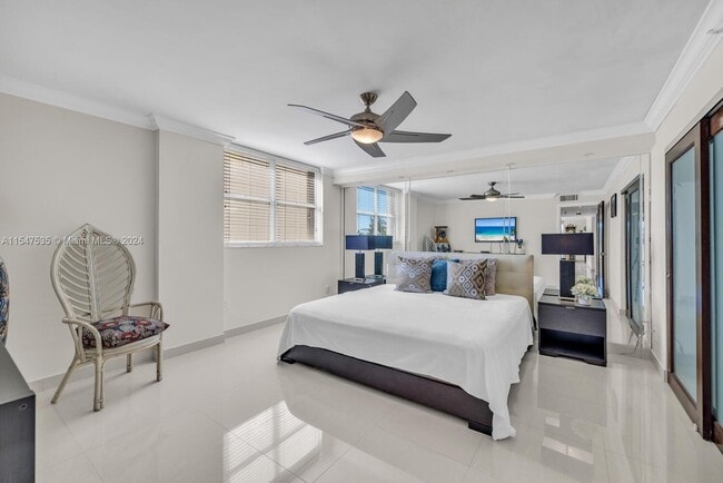 Building Photo - 1623 Collins Ave