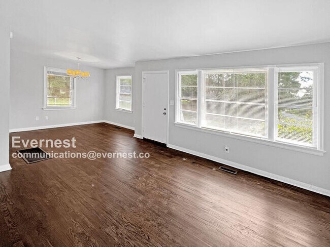 Foto del edificio - 236 13th Ave NW