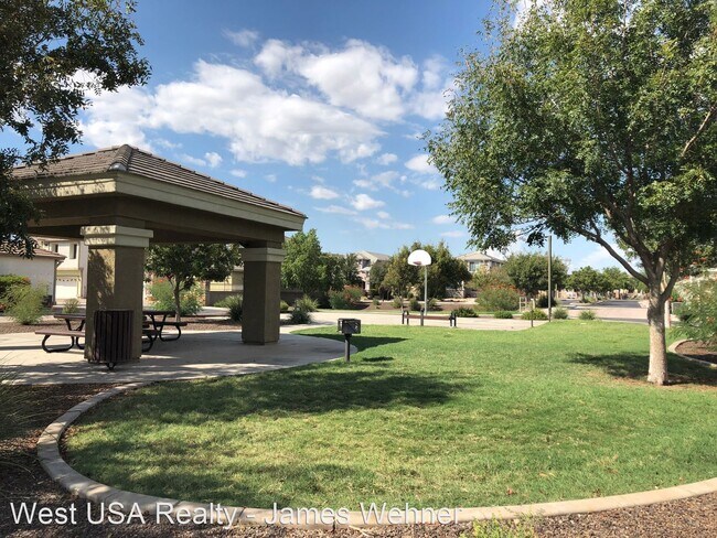 Foto del edificio - 3 br, 2.5 bath House - 4373 E. Selena Drive