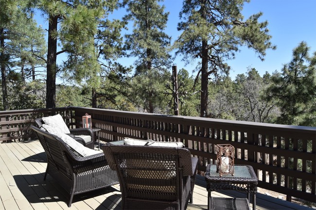 Foto del edificio - 474 Brady Rd