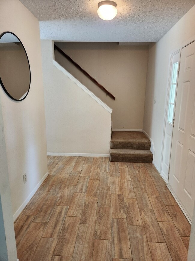 Building Photo - 10607 Horseshoe Bend Dr