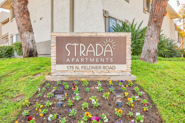 Foto del edificio - Strada Apartments