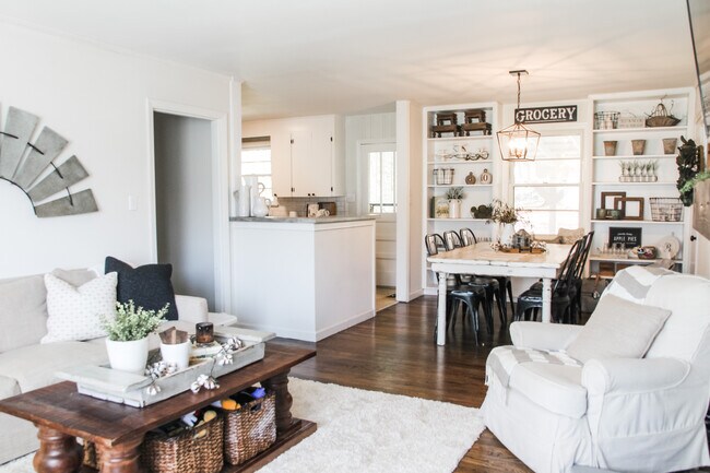 Foto del edificio - 5704 Oak Rd