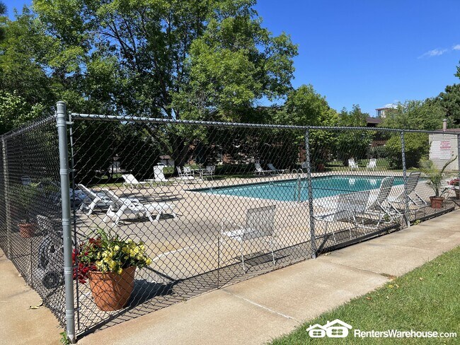 Building Photo - 7330 York Ave S