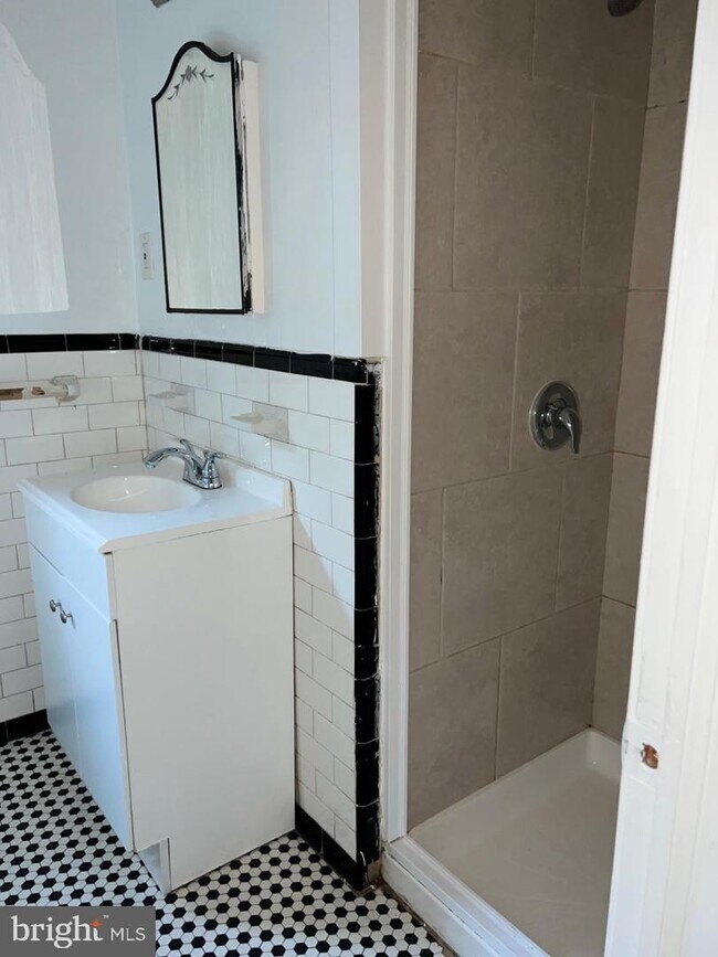 Foto del edificio - 3423 6th St