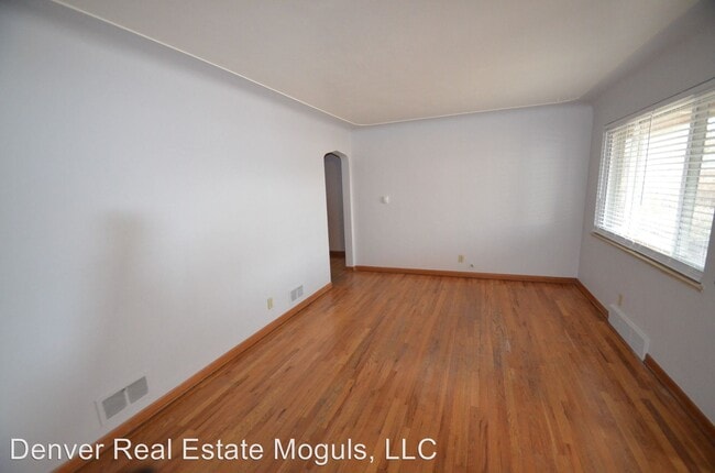 Building Photo - 2041 Kendall St