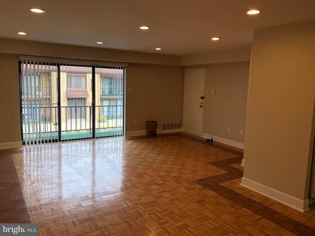 Building Photo - 9908 Bustleton Ave