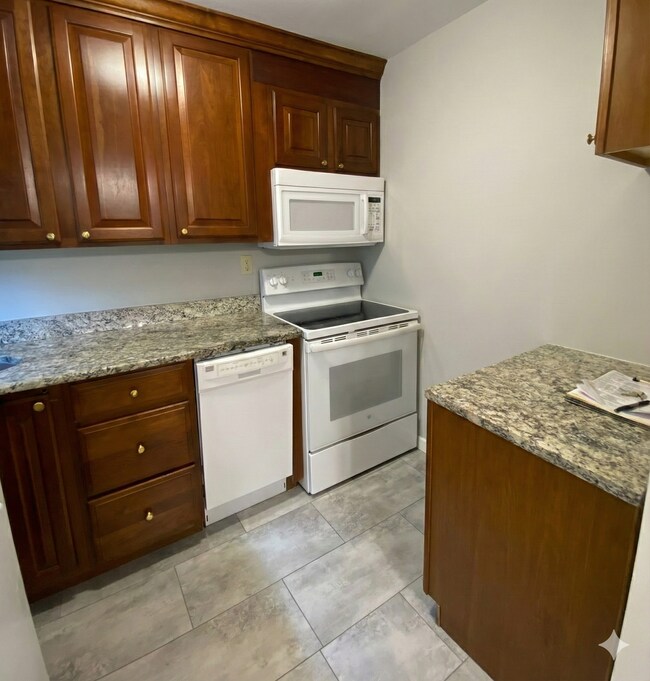 Foto del edificio - 144 E Main St