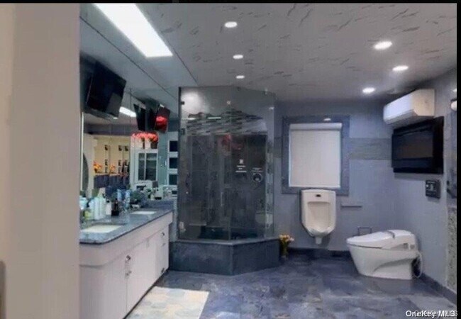 Foto del edificio - 215-40 27th Ave