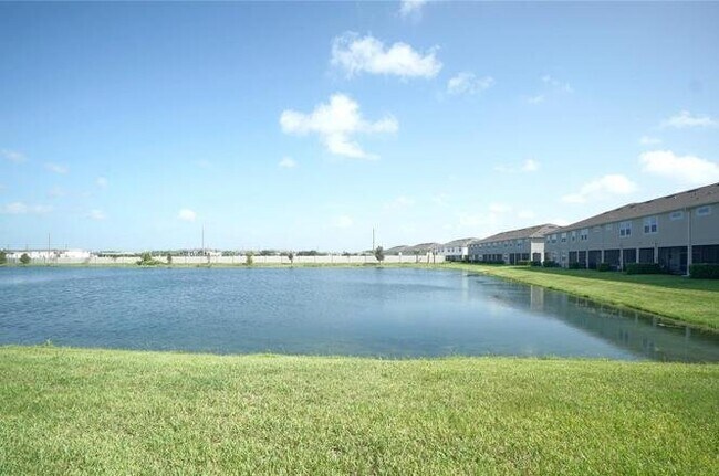 Foto del edificio - 19427 Blue Pond Dr