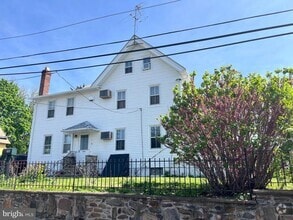 Building Photo - 204 Landover Rd