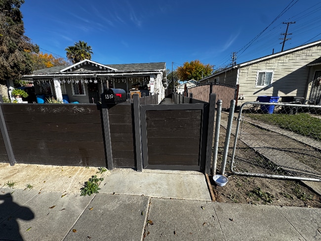 Photo - 1319 N Stoddard Ave House