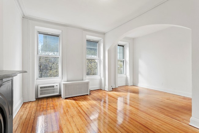 Building Photo - 439 W 43rd St