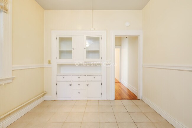 Building Photo - 408 Broderick St