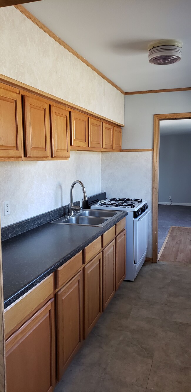 Building Photo - 4344 Broadhurst Dr