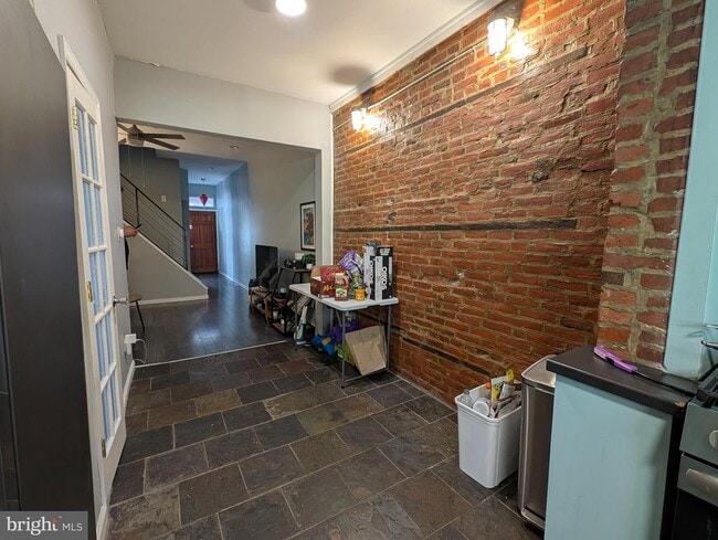Building Photo - 1130 Earl St