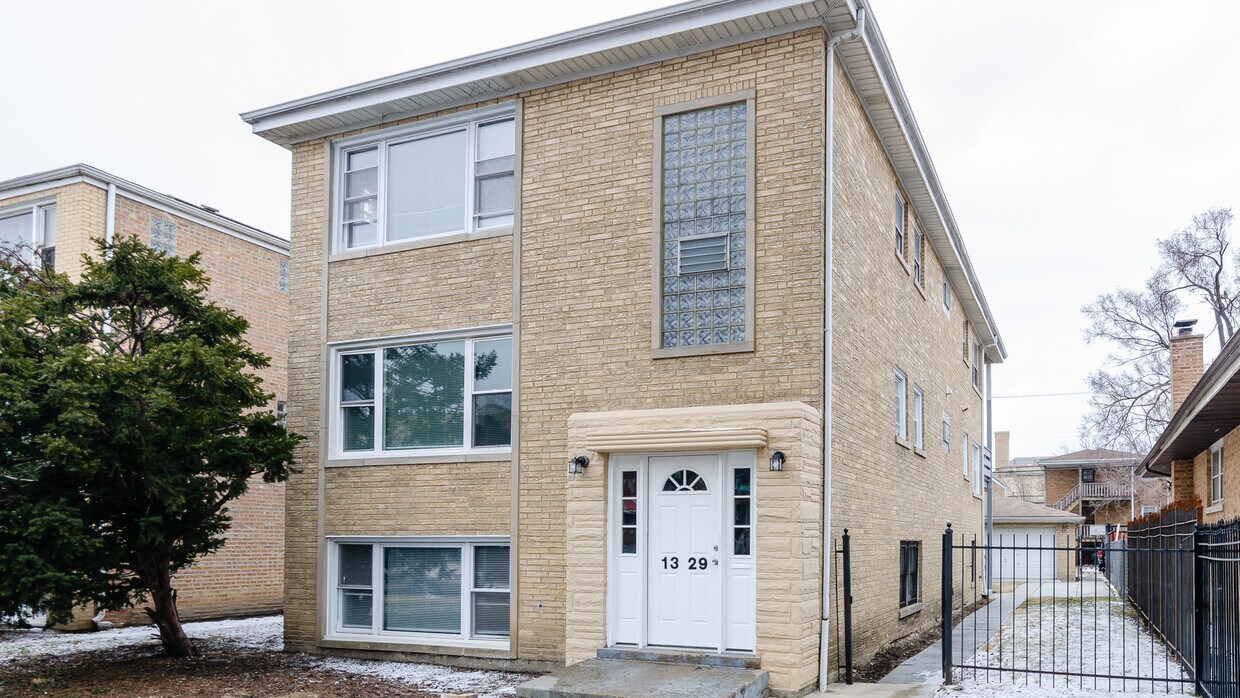 Primary Photo - 1329 N Latrobe Ave