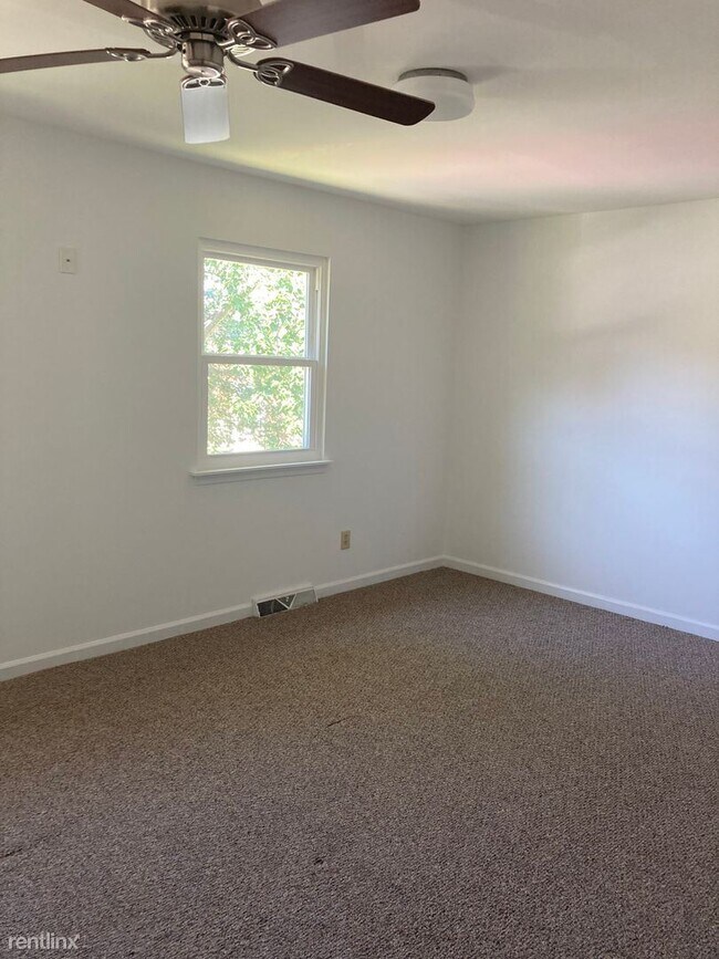 Building Photo - 2 br, 1.5 bath House - 1611 Townwood Court