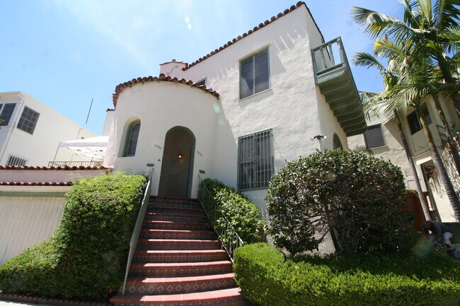 Foto del edificio - 1223 Smithwood Dr