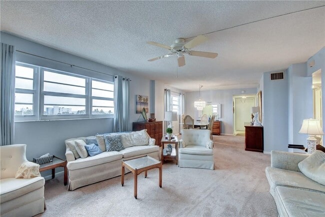 Building Photo - 4540 N Ocean Dr