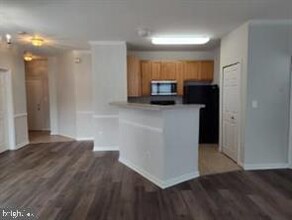 Building Photo - 2801 Forest Run Dr