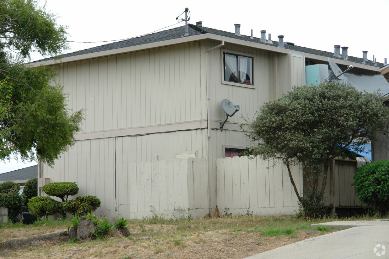 Building Photo - 11525 California St
