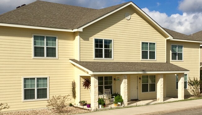 Building Photo - 2310 Sailing Way N